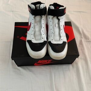 Nike White and Black Sneakers with Red Accents